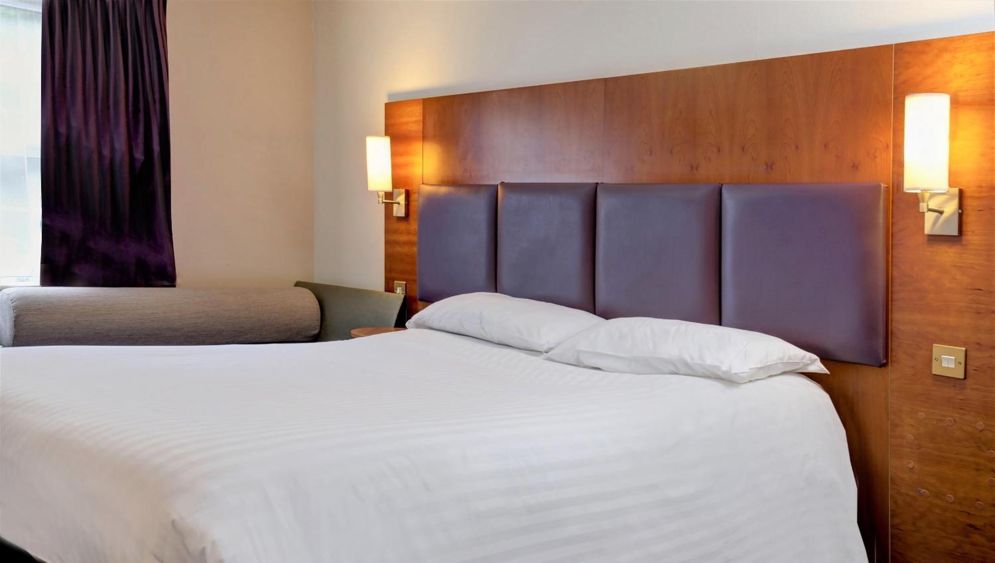 Milestone Peterborough Hotel A1M, Sure Hotel Collection By Best Western Stilton Bagian luar foto