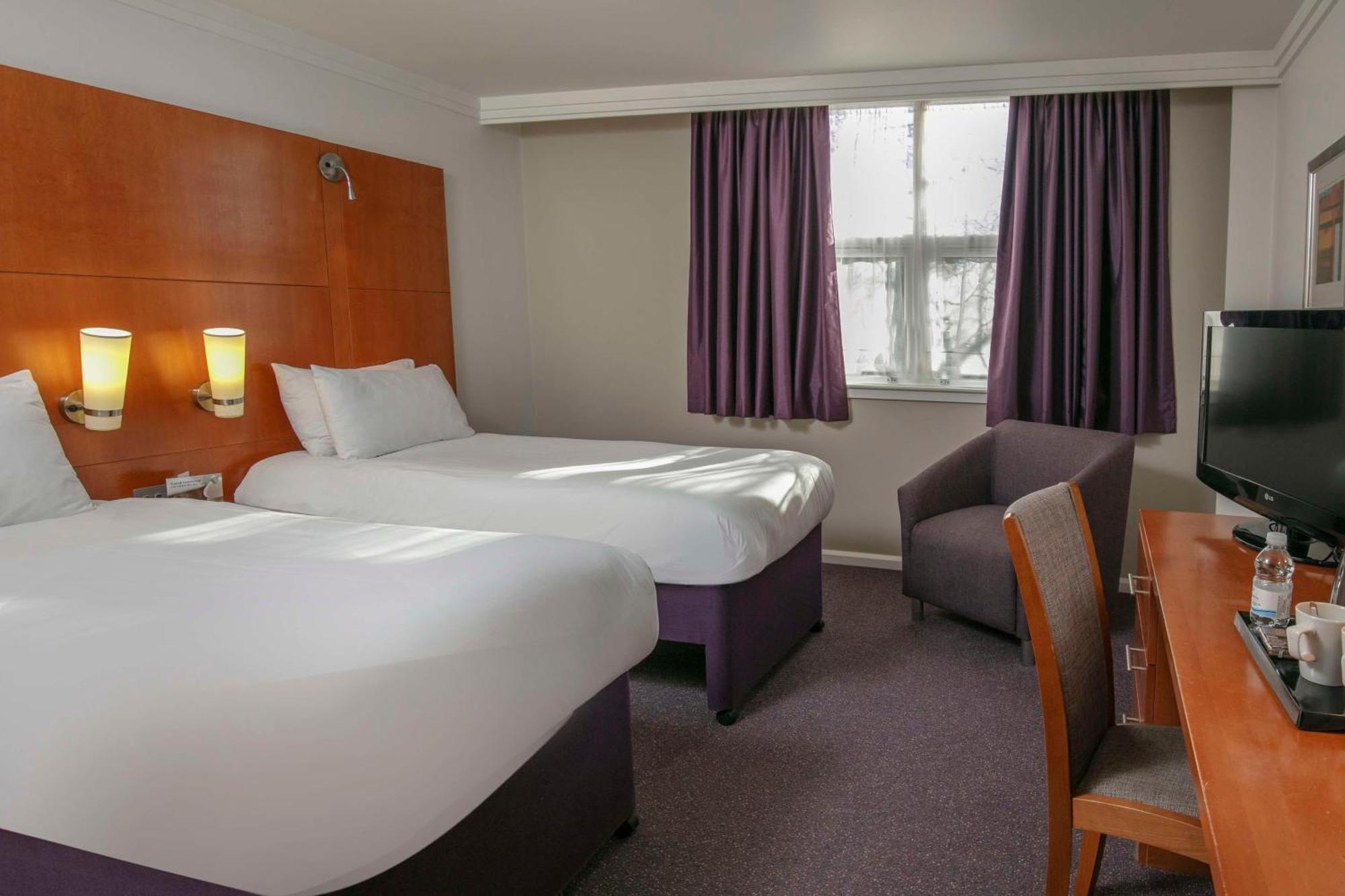 Milestone Peterborough Hotel A1M, Sure Hotel Collection By Best Western Stilton Bagian luar foto